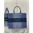 Borsa tote media Dior in jacquard blu denim obliquo