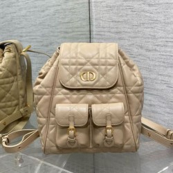 Qualità Specchio Replica Zaino medio Dior Caro in pelle di agnello macrocannage beige Riproduzione Fedele Zaino medio Dior Caro in pelle di agnello macrocannage beige imitazioni