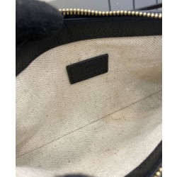 Dettagli perfetti Borsa Super Mini Gucci con stemma GG 815278 Nera