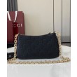 Dettagli perfetti Borsa Super Mini Gucci con stemma GG 815278 Nera