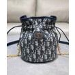 Dior 30 Montaigne Mini Bucket Bag con coulisse Blu scuro