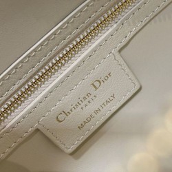 Qualità Specchio Replica Borsa Dior Groove 20 Albicocca Riproduzione Fedele Borsa Dior Groove 20 Albicocca imitazioni