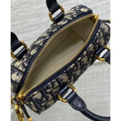 Borsa Dior Groove 16 Mini Dior Oblique jacquard Blu scuro Borsa Dior Groove 16 Mini Dior Oblique jacquard Blu scuro