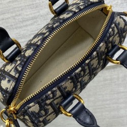 Qualità Specchio Replica Borsa Dior Groove 16 Mini Dior Oblique jacquard Blu scuro Riproduzione Fedele Borsa Dior Groove 16 Mini Dior Oblique jacquard Blu scuro imitazioni