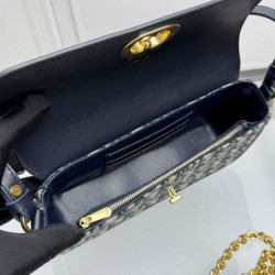 Qualità Specchio Replica Mini borsa Dior 30 Montaigne Avenue East-West Double Carry Blu scuro Riproduzione Fedele Mini borsa Dior 30 Montaigne Avenue East-West Double Carry Blu scuro imitazioni