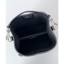 Borsa a secchiello Gucci GG Emblem Mini 815118 Nero Borsa a secchiello Gucci GG Emblem Mini 815118 Nero
