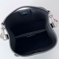 Qualità Specchio Replica Borsa a secchiello Gucci GG Emblem Mini 815118 Nero Riproduzione Fedele Borsa a secchiello Gucci GG Emblem Mini 815118 Nero imitazioni