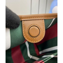 Borsa a secchiello Gucci GG Emblem Mini 815118 Caffè Borsa a secchiello Gucci GG Emblem Mini 815118 Caffè