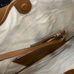 Qualità Specchio Replica Borsa a tracolla media Gucci B 815924 Crema Riproduzione Fedele Borsa a tracolla media Gucci B 815924 Crema imitazioni