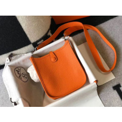 Mini borsa Hermes Evelyne III TPM in pelle Clemence arancione