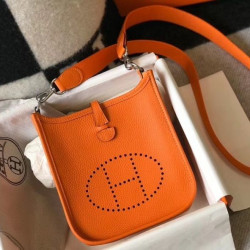 Mini borsa Hermes Evelyne III TPM in pelle Clemence arancione