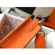 Mini borsa Hermes Evelyne III TPM in pelle Clemence arancione Mini borsa Hermes Evelyne III TPM in pelle Clemence arancione