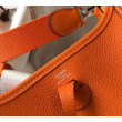 Mini borsa Hermes Evelyne III TPM in pelle Clemence arancione Mini borsa Hermes Evelyne III TPM in pelle Clemence arancione
