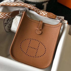 Mini borsa Hermes Evelyne III TPM in pelle Clemence oro
