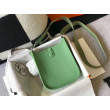 Mini borsa Hermes Evelyne III TPM in pelle Clemence verde criquet Mini borsa Hermes Evelyne III TPM in pelle Clemence verde criquet