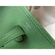 Mini borsa Hermes Evelyne III TPM in pelle Clemence verde criquet Mini borsa Hermes Evelyne III TPM in pelle Clemence verde criquet