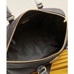 Prada Borse Firmate Replica tote Fever-Edition in nylon riciclato e Safiano Nero
