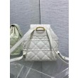 Zaino medio Dior Caro in pelle di agnello bianco Macrocannage