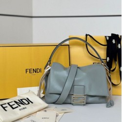 Replica qualità specchio Qualità superiore replica Fendi Mamma Baguette Media/Grande grigio tortora