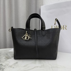 Replica qualità specchio Borsa Dior Toujours Media/Grande pelle di vitello Macrocannage nera