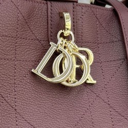 Replica Borsa Dior Toujours Media/Grande pelle di vitello Macrocannage Borgogna Imitazioni Replica qualità specchio Borsa Dior Toujours Media/Grande pelle di vitello Macrocannage Borgogna