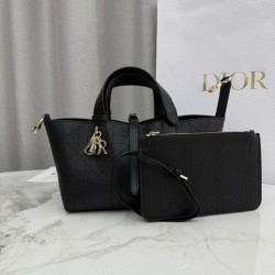 Replica Qualità superiore replica Dior Toujours piccola in pelle di vitello Macrocannage Nero Imitazioni Replica qualità specchio Qualità superiore replica Dior Toujours piccola in pelle di vitello Macrocannage Nero