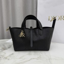 Replica qualità specchio Qualità superiore replica Dior Toujours piccola in pelle di vitello Macrocannage Nero