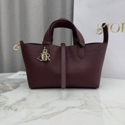 Replica qualità specchio Borse  Alta Qualità Dior Toujours piccola in pelle di vitello Macrocannage bordeaux