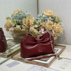 Replica Qualità superiore replica Dior Bow con fiocco chiaretto e metallo finitura oro Imitazioni Replica qualità specchio Qualità superiore replica Dior Bow con fiocco chiaretto e metallo finitura oro