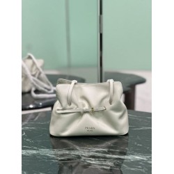 Borsa a spalla Prada Dada piccola in nappa beige
