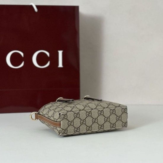 Replica Gucci 855491 GG Emblem mini borsa marrone Imitazioni Replica qualità specchio Gucci 855491 GG Emblem mini borsa marrone