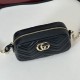 Replica Gucci 855273 GG Marmont borsa piccola per fotocamera nera Imitazioni Replica qualità specchio Gucci 855273 GG Marmont borsa piccola per fotocamera nera
