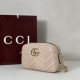 Replica Gucci 855273 GG Marmont borsa piccola per fotocamera rosa Imitazioni Replica qualità specchio Gucci 855273 GG Marmont borsa piccola per fotocamera rosa