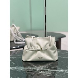 Borsa a spalla Prada Dada piccola in nappa beige