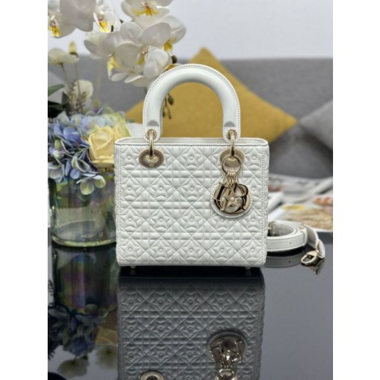 Borsa Dior Cannage Lucky Star Studded Mini Lady Dior con ciondoli D.I.O.R. Bianca