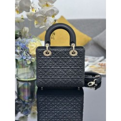 Borse Replica Dior Cannage Lucky Star Studded Mini Lady Dior con ciondoli D.I.O.R. nero