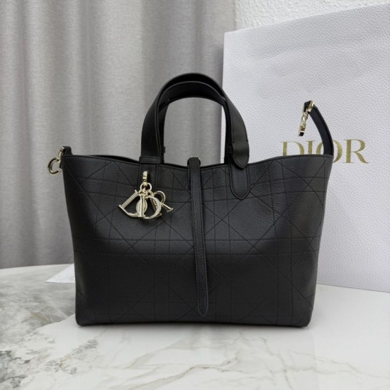 Borsa Dior Toujours Media/Grande pelle di vitello Macrocannage nera