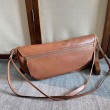 Borse Celine Halfmoon Soft Triomphe morbida pelle di agnello lucida Marrone