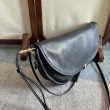 Borse Celine Halfmoon Soft Triomphe morbida pelle di agnello lucida Nera