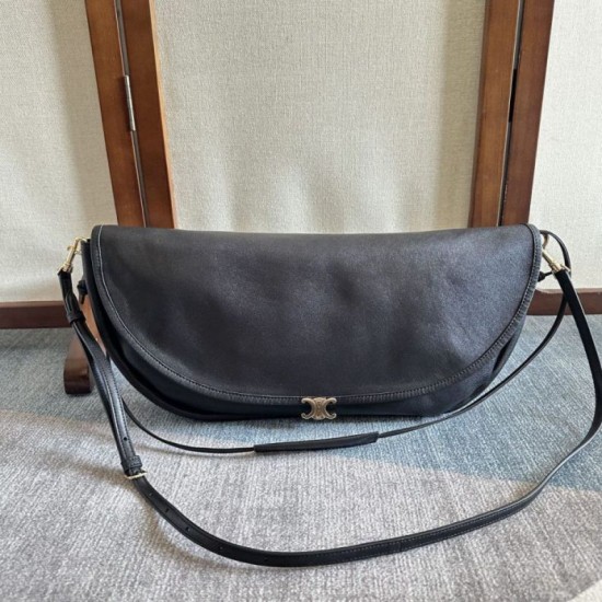 Borse Celine Halfmoon Soft Triomphe morbida pelle di agnello lucida Nera