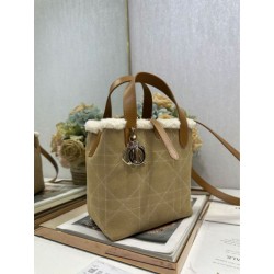 Borse tote DiorAlps piccola/media Dior Toujours Vertical con impunture Macrocannage e finiture in lana Albicocca