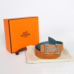 Sito Replica Pari all'originale replica Hermes bovina giugulare Vene In Blu H Belt HR1010B Argento Imitazioni Replica perfette Pari all'originale replica Hermes bovina giugulare Vene In Blu H Belt HR1010B Argento