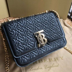 Replica 1:1 Borsa TB piccola in pelle di agnello con monogramma trapuntato nera Outlet Borsa TB piccola in pelle di agnello con monogramma trapuntato nera imitazioni perfette