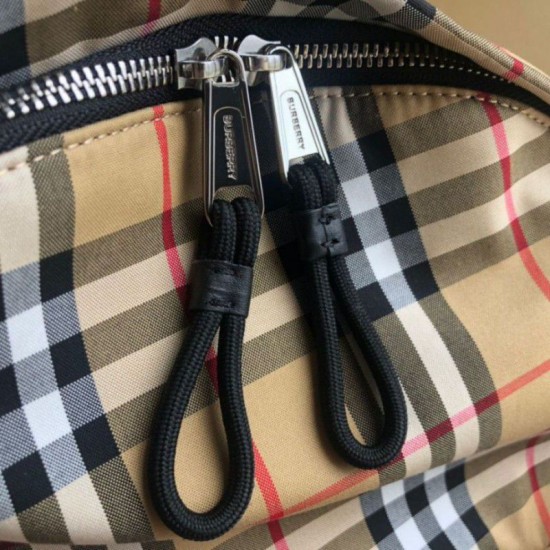Replica 1:1 Zaino in nylon con motivo Vintage check marrone Outlet Zaino in nylon con motivo Vintage check marrone imitazioni perfette