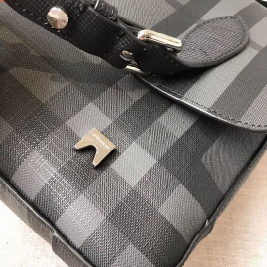 Borse Replica a tracolla da uomo London Check nera imitazioni perfette