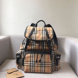 Zaino Medium Men con motivo Vintage check e banda con icona imitazioni perfette