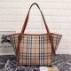 Riproduzione Fedele Haymarket Check Tote Borse 8886 Marrone imitazioni Replica Alta Qualità Haymarket Check Tote Borse 8886 Marrone
