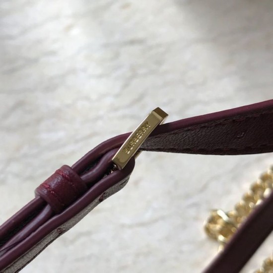 Cloni Firmate Burberry Borsa per fotocamera trapuntata piccola Claret imitazioni