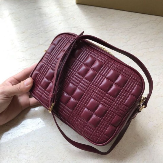 Cloni Firmate Burberry Borsa per fotocamera trapuntata piccola Claret imitazioni