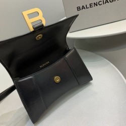 Balenciaga Hourglass Beltbag Nero Dupe Perfetta Cloni Firmate Balenciaga Hourglass Beltbag Nero imitazioni